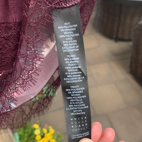 White House black market key hole top - Picture 5 of 9